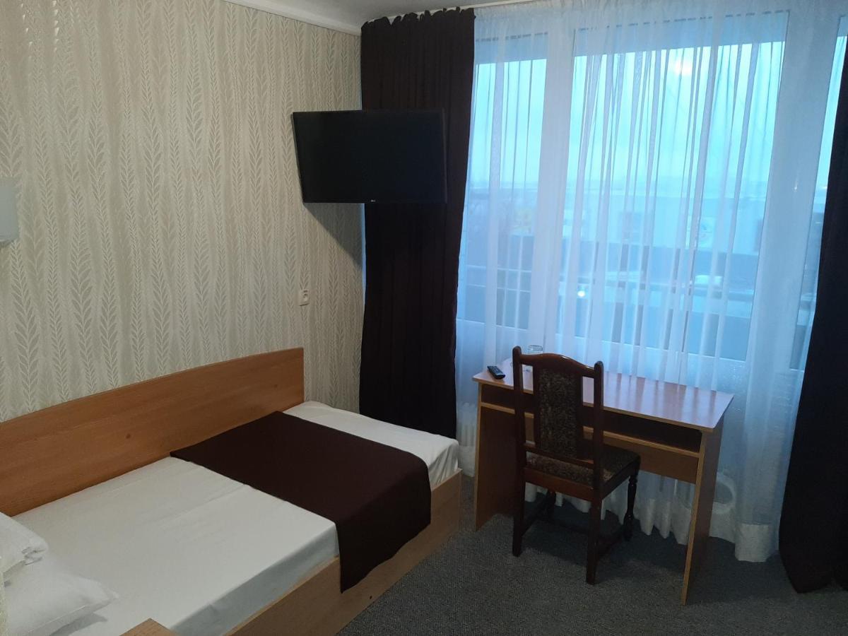 Tourist Hotel ハルキウ エクステリア 写真