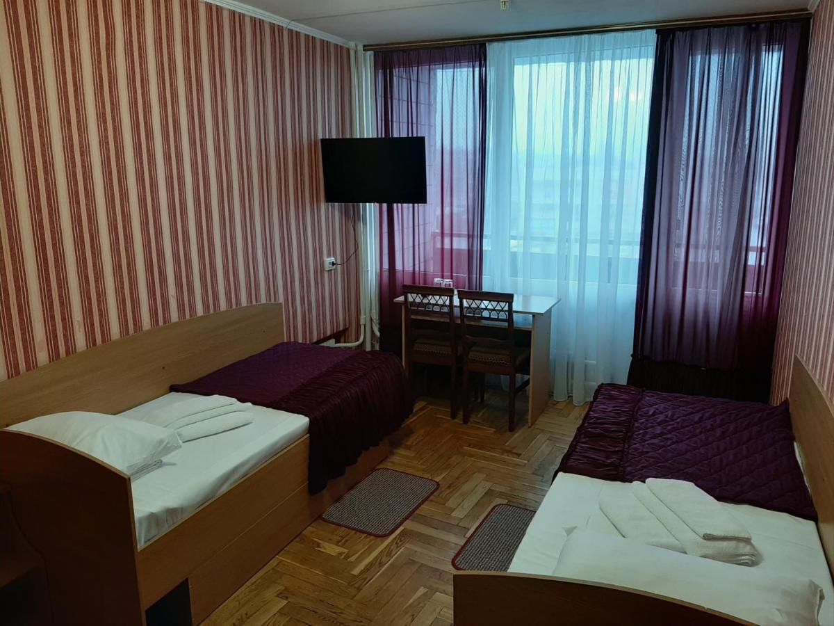 Tourist Hotel ハルキウ エクステリア 写真