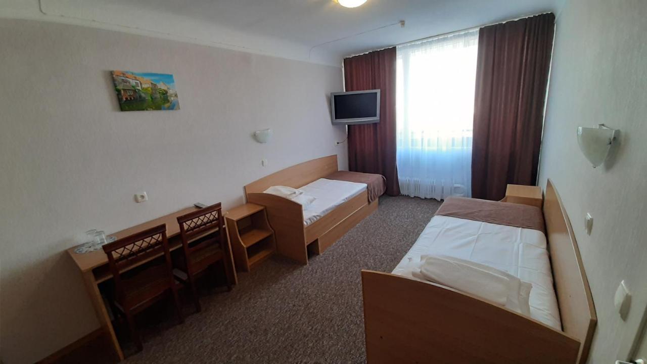 Tourist Hotel ハルキウ エクステリア 写真