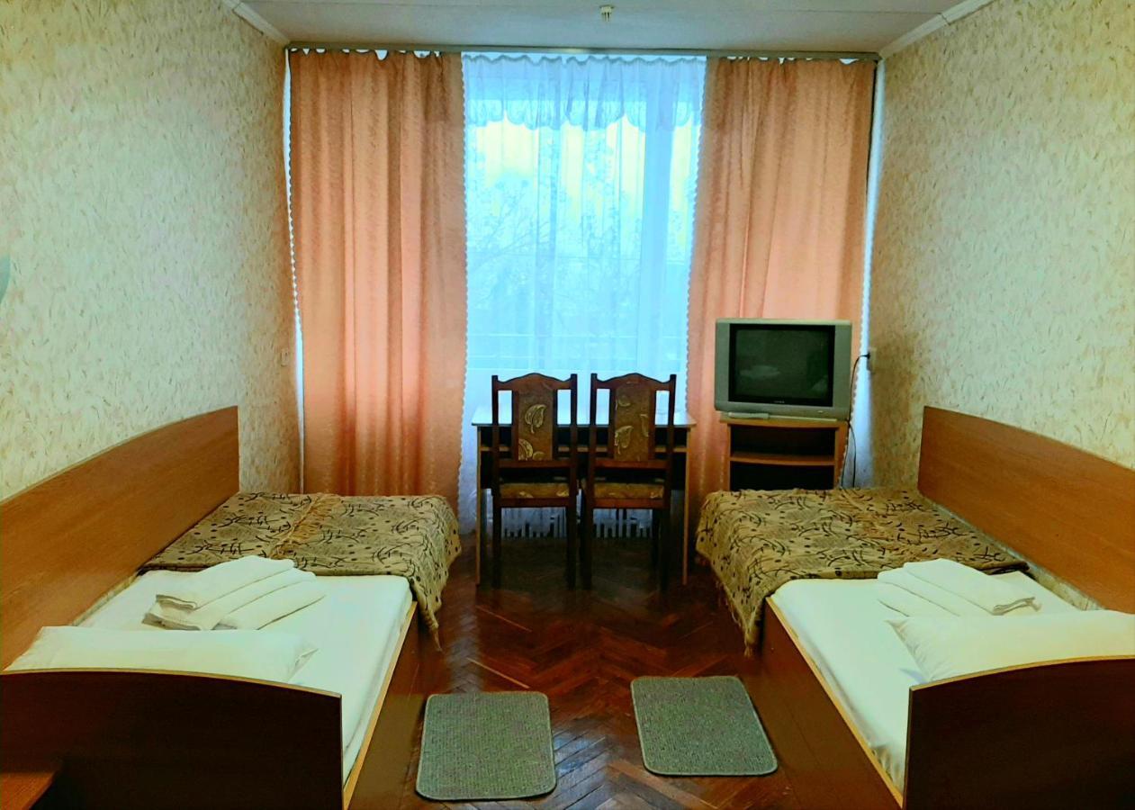 Tourist Hotel ハルキウ エクステリア 写真